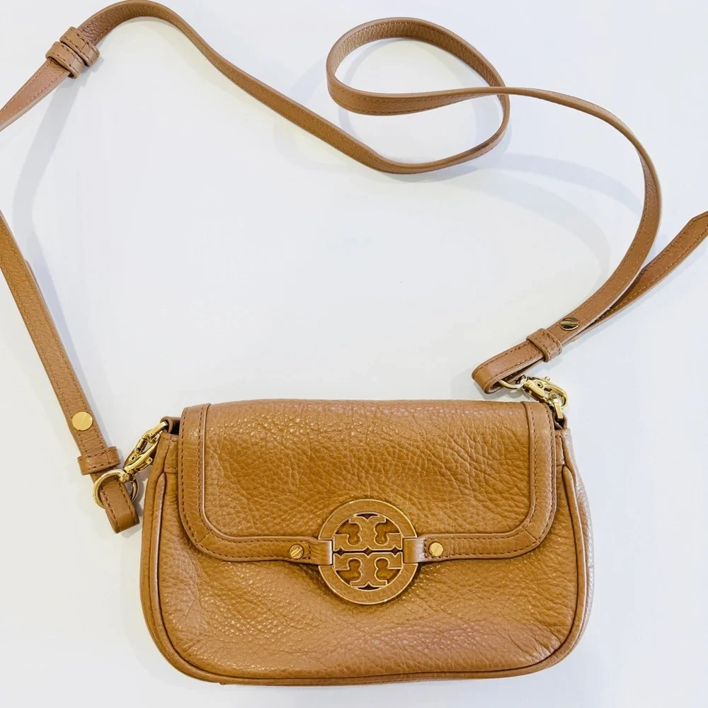 Tory Burch Amanda Mini Crossbody Bag in tan_3